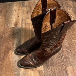 Men’s 10.5 Arait cowboy boots